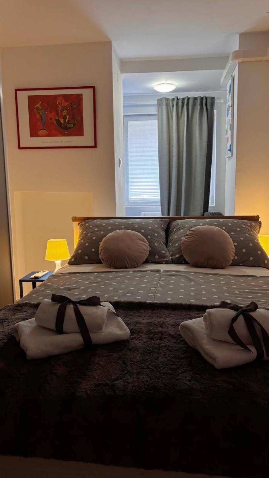 Zagreb City Apartment *